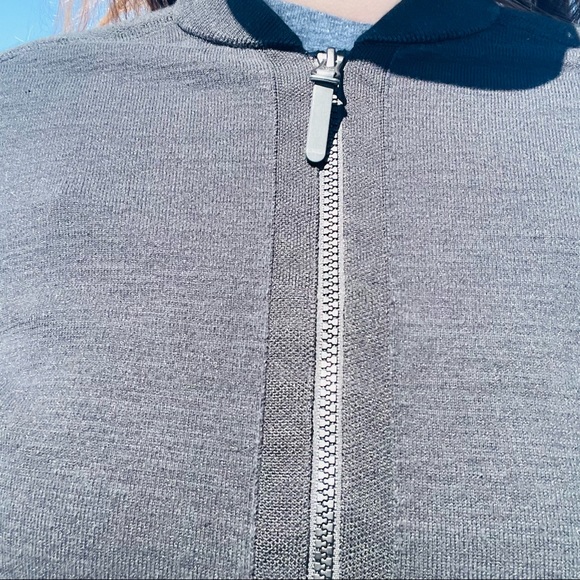 Nike Breathable Gender Neutral Zip Up Front Air Flow Jacket - Picture 5 of 15